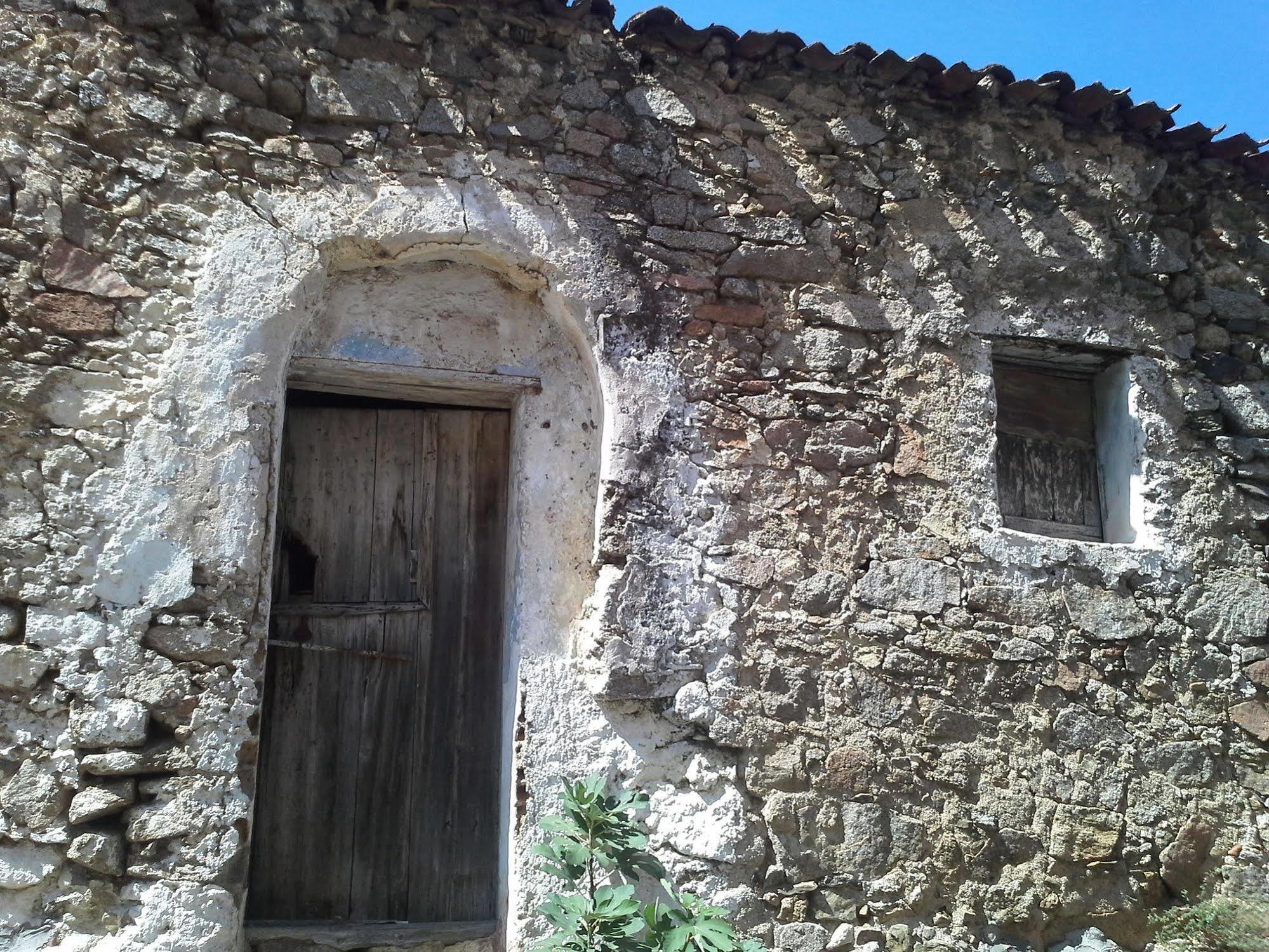 B&B Corte San Lussorio Oliena Exterior foto